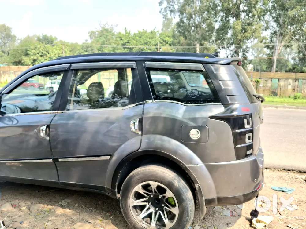 Mahindra Xuv500 [2015-2018] 2014