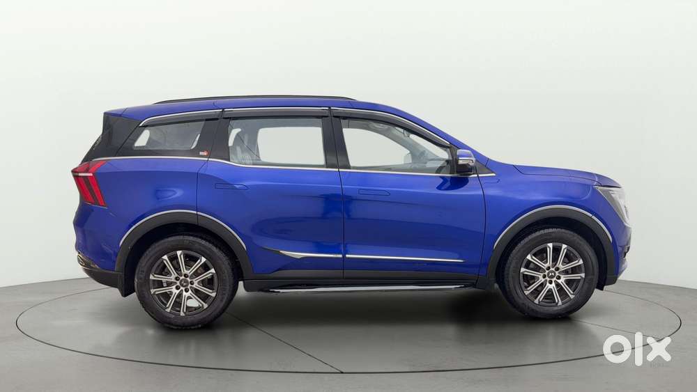 Mahindra Xuv700 Ax 5 Petrol Mt 7 Str (e), 2023, Petrol