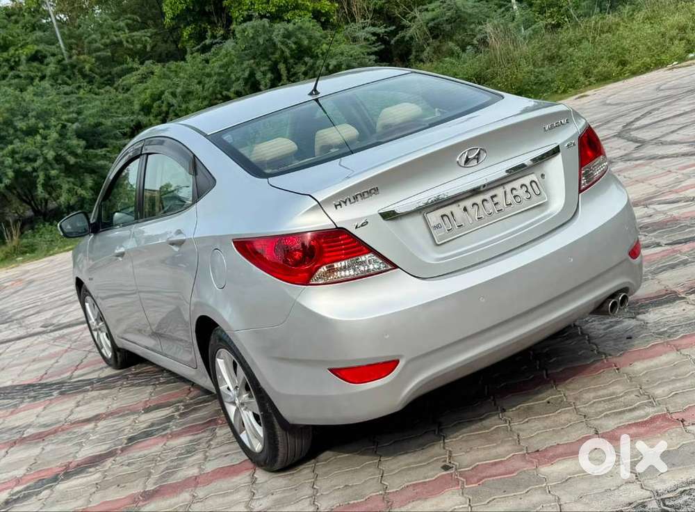 Hyundai Verna Fluidic Sx 1.6 Vtvt Petrol Car
