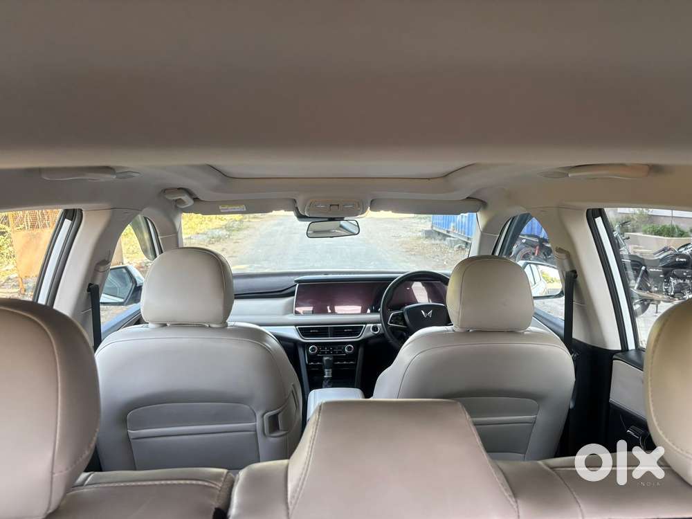 Mahindra Xuv700 2.2 Ax 7 Diesel At Luxury Pack Str Awd, 2023, Diesel