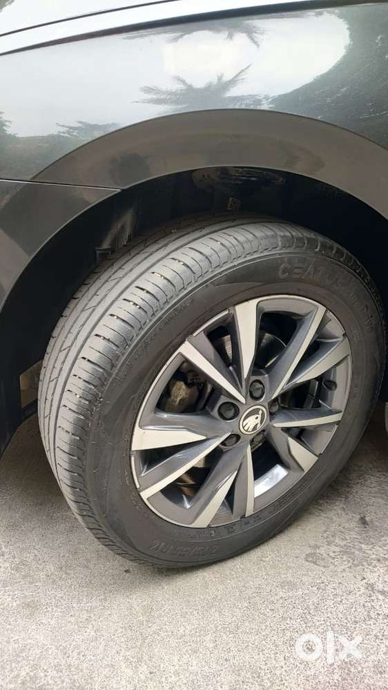 Skoda Slavia 1.0 Tsi Style At, 2022, Petrol