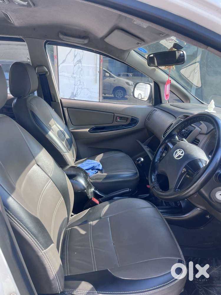 Toyota Innova 2.5 G (diesel) 8 Seater, 2016, Diesel