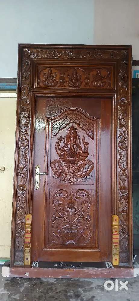 Main door good kadisan