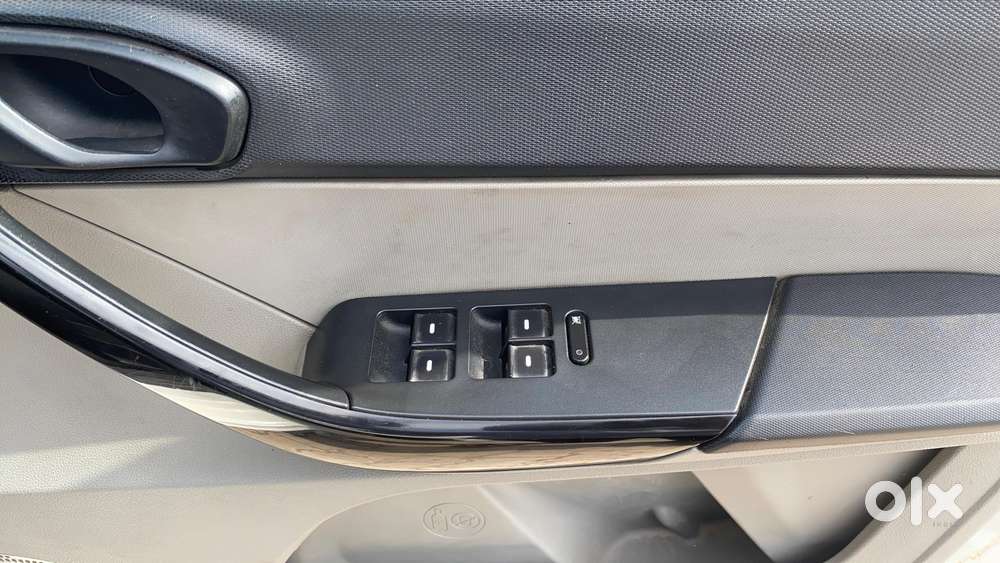Tata Tiago 1.2 Revotron Xt, 2016, Petrol
