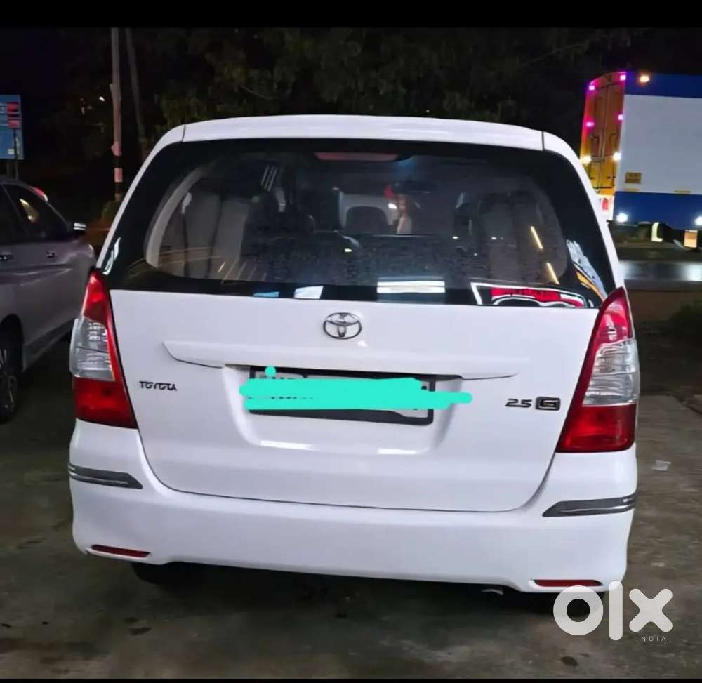 Toyota Innova 2015 Diesel 205000 Km Driven.haryana Registration