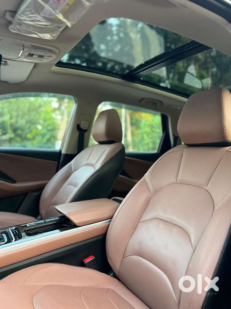 Mg Hector Plus Sharp Pro 1.5 Turbo Petrol Cvt 6 Str, 2023, Petrol