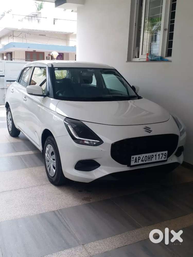 Maruti Suzuki Swift 2025 August  Petrol 6000 Km Driven Ags