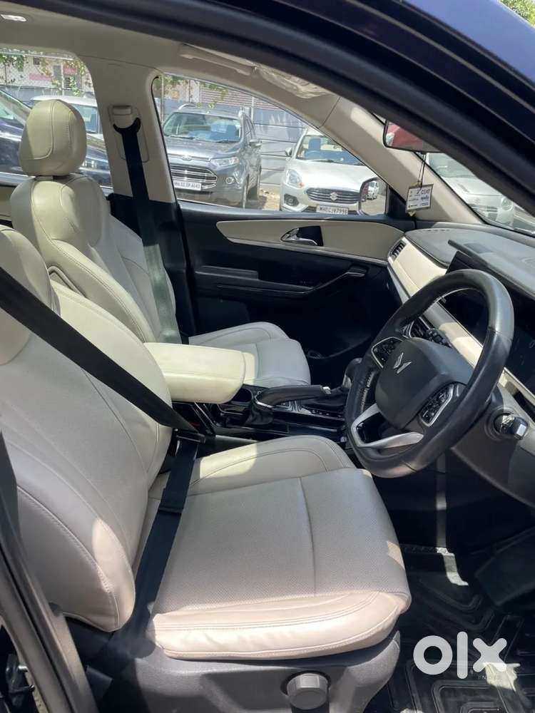 Mahindra Xuv700 2.2 Ax 7 Diesel At Str, 2022, Diesel