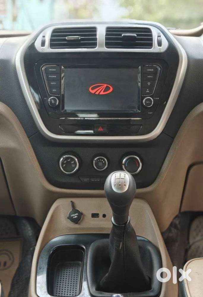 Mahindra Tuv 300 T10, 2018, Diesel