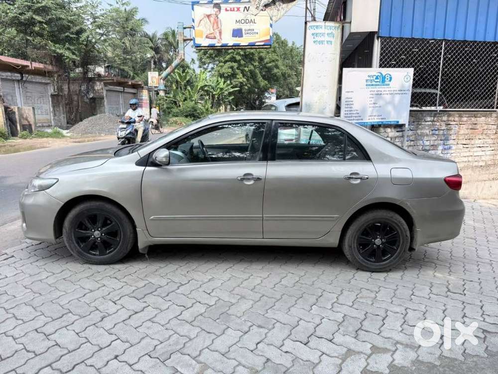 Toyota Corolla Altis 1.8 J, 2011, Petrol