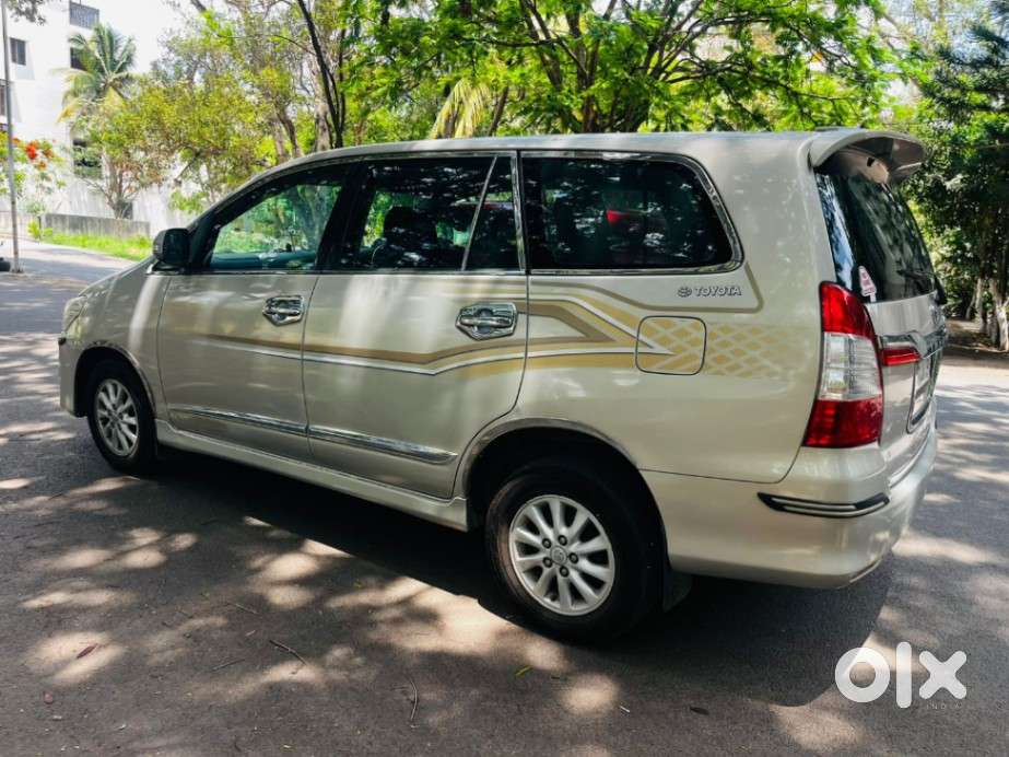 Toyota Innova 2.5 Zx 7 Str Bs-iv, 2014, Diesel