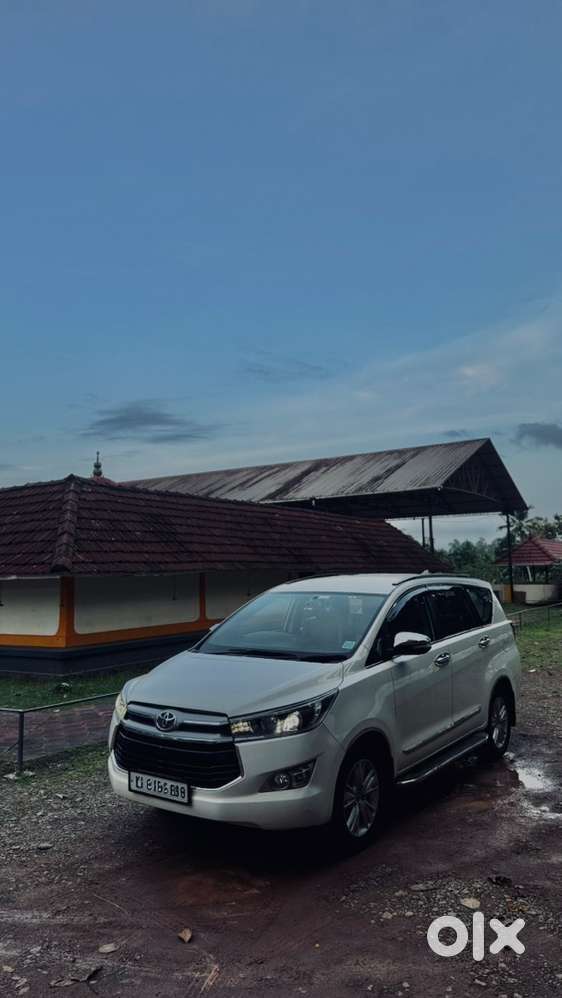 Toyota Innova Crysta 2.8 Z 2016