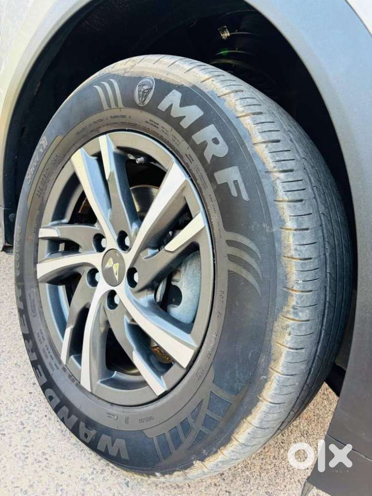 Mahindra Xuv700 2.2 Ax 5 Diesel At 7 Str, 2022, Diesel