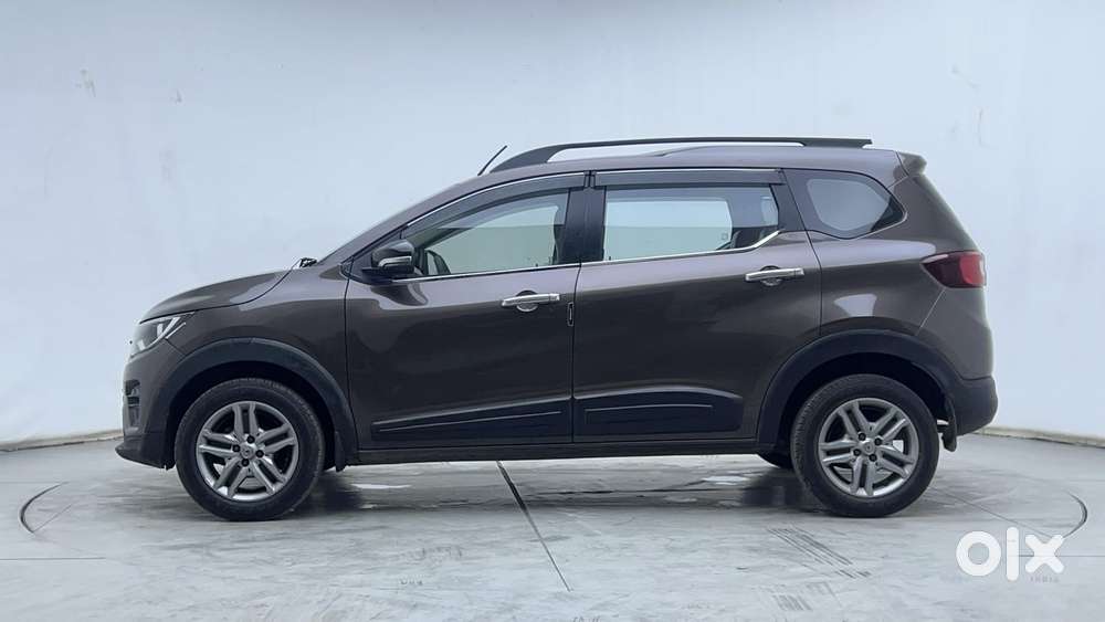 Renault Triber Rxz, 2022, Petrol