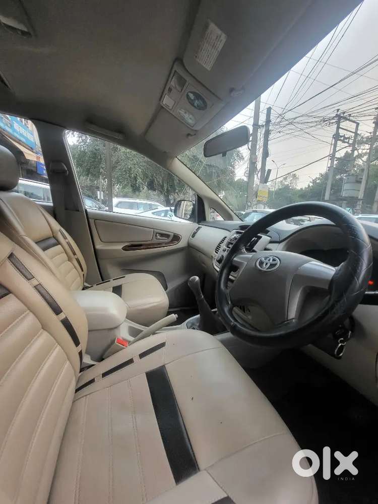Toyota Innova 2.5 G 2014