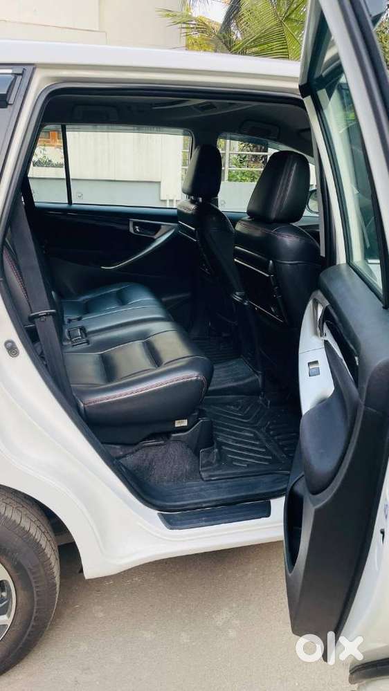 Toyota Innova Crysta [2020-ongoing] 2.4 Vx 8 Str, 2022, Diesel