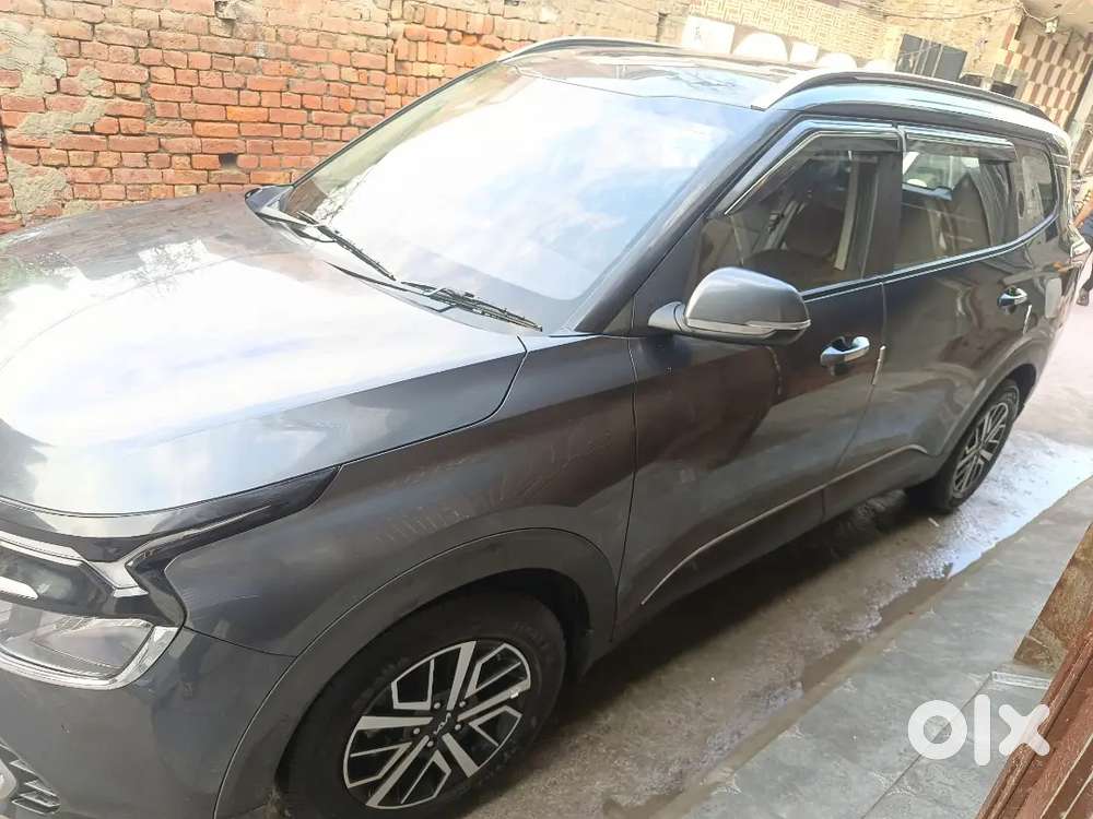 Kia Carens 223 Petrol 30000 Km Driven Prestige Plus