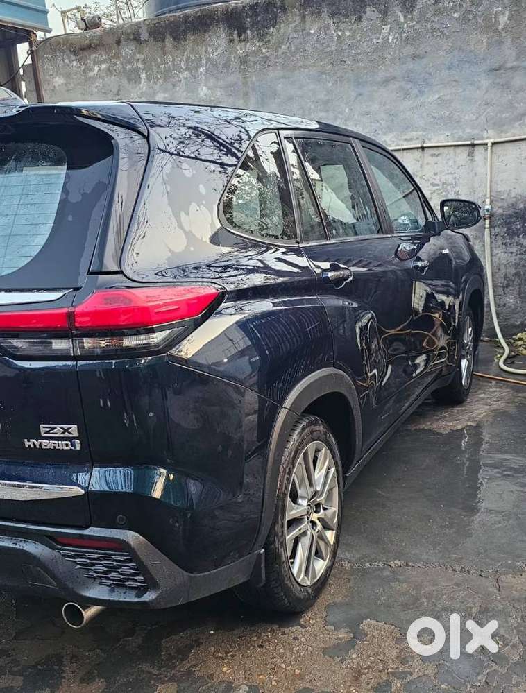 Toyota Innova Hycross 2.0 Zx Hybrid 7 Str, 2023, Cng & Hybrids