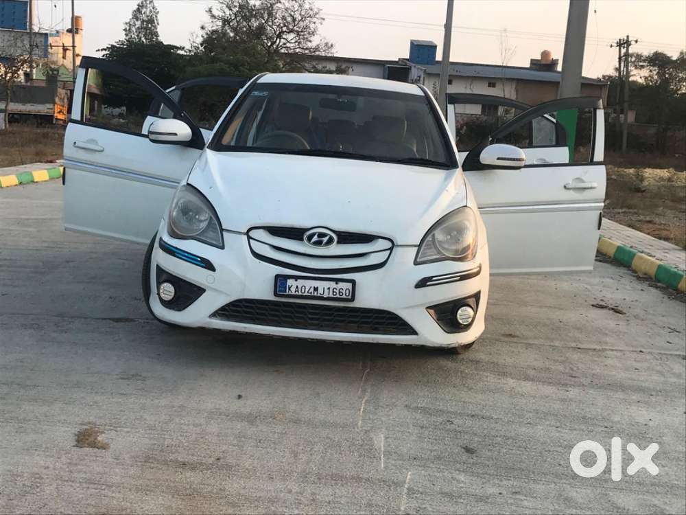 Hyundai Verna 2011