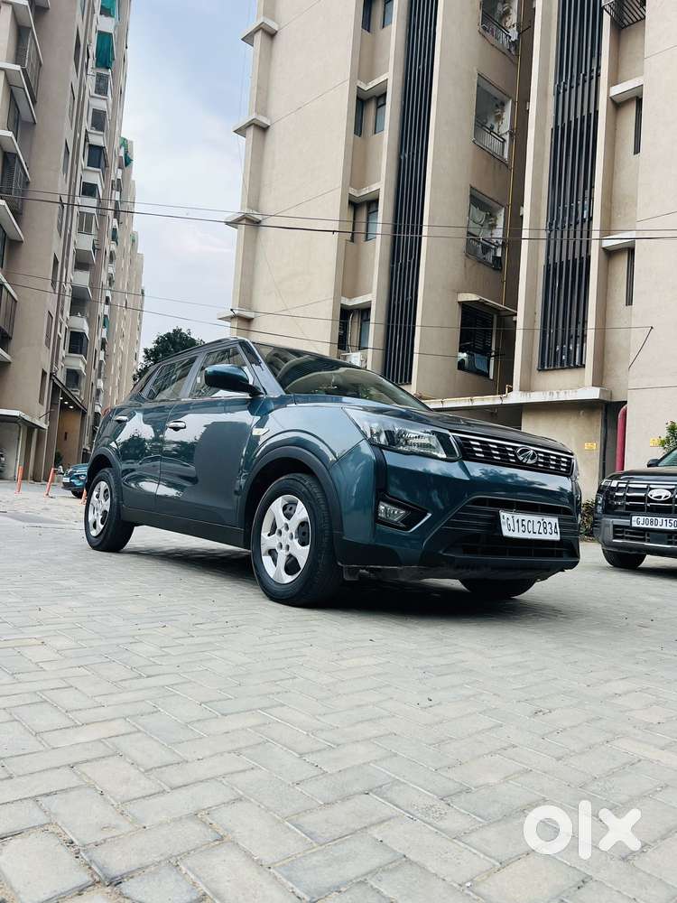 Mahindra Xuv300 1.2 W6 Amt Petrol, 2021, Cng & Hybrids