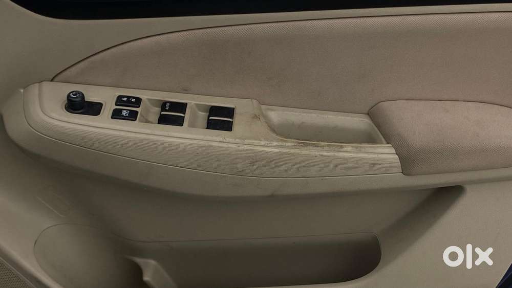 Maruti Suzuki Swift Dzire Amt Vxi, 2018, Petrol