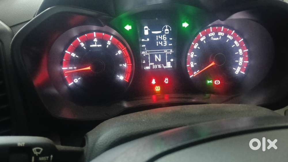 Mahindra Xuv300 Petrol 35000 Km Driven