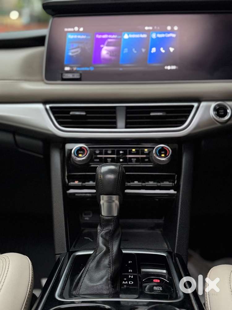 Mahindra Xuv700 Ax7 Luxury Pack Awd, 2022, Diesel
