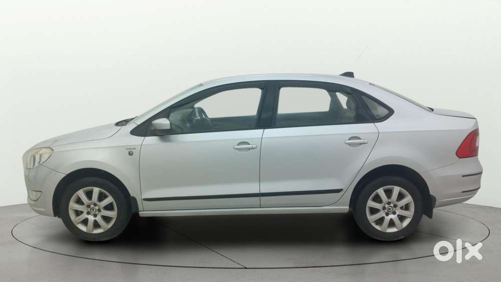 Skoda Rapid 1.6 Mpi Ambition, 2013, Petrol
