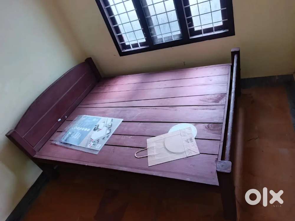Family cot