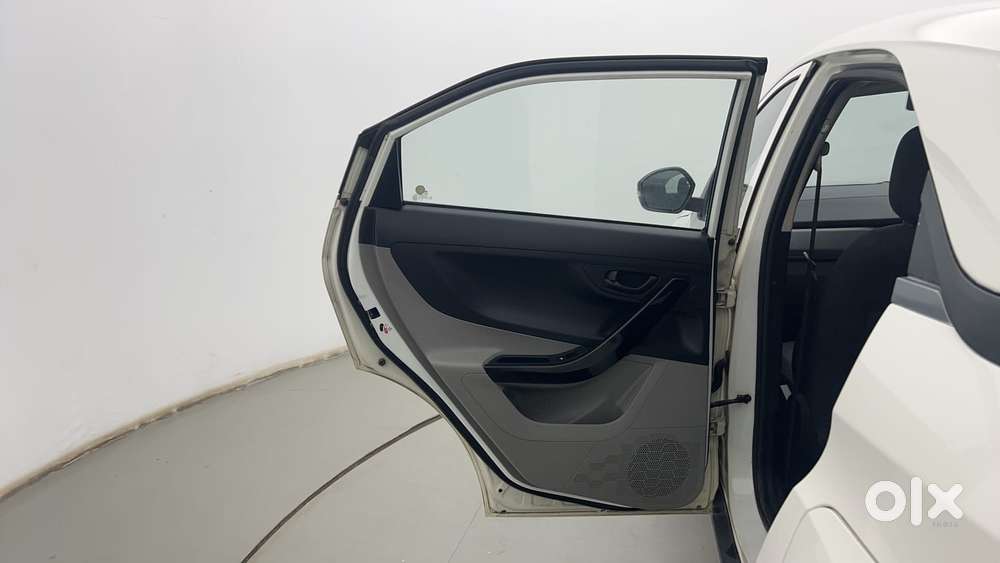 Tata Nexon 1.2 Revotron Xm, 2018, Petrol