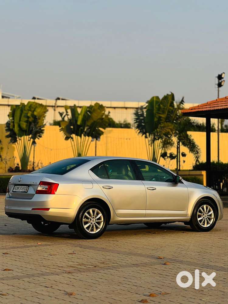 Skoda Octavia Ambition 2.0 Tdi At, 2013, Diesel