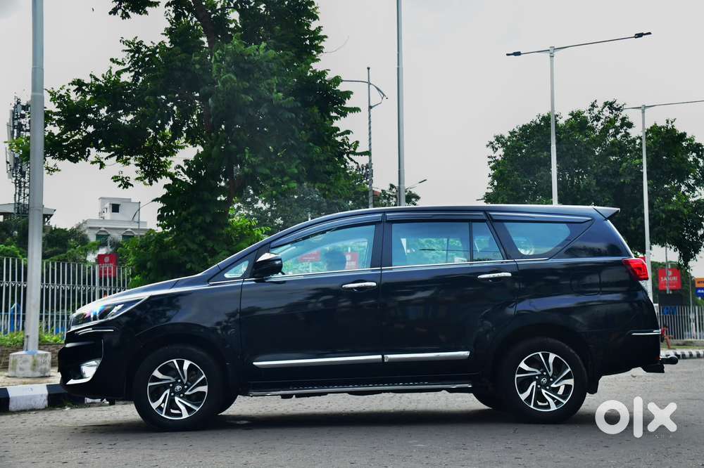 Toyota Innova Crysta 2.4 V 8 Str, 2024, Diesel