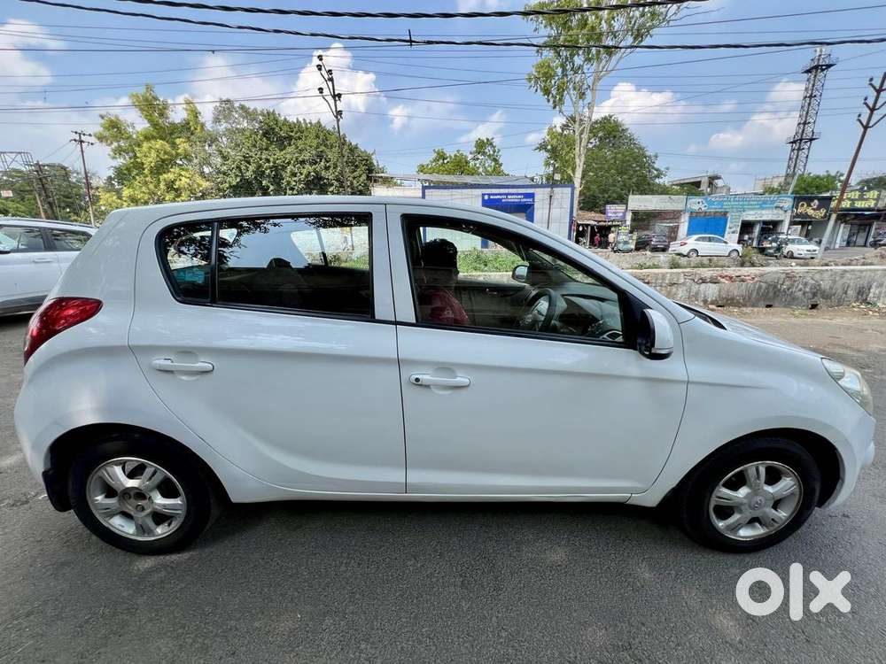 Hyundai I20 2010-2012 1.2 Sportz, 2011, Petrol