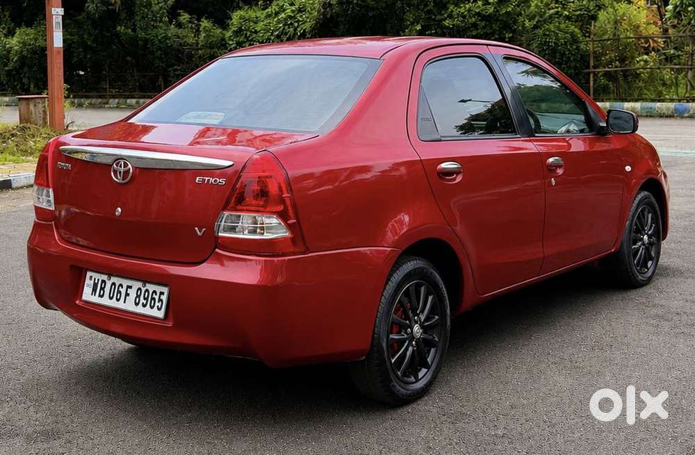Toyota Etios V, 2011, Petrol
