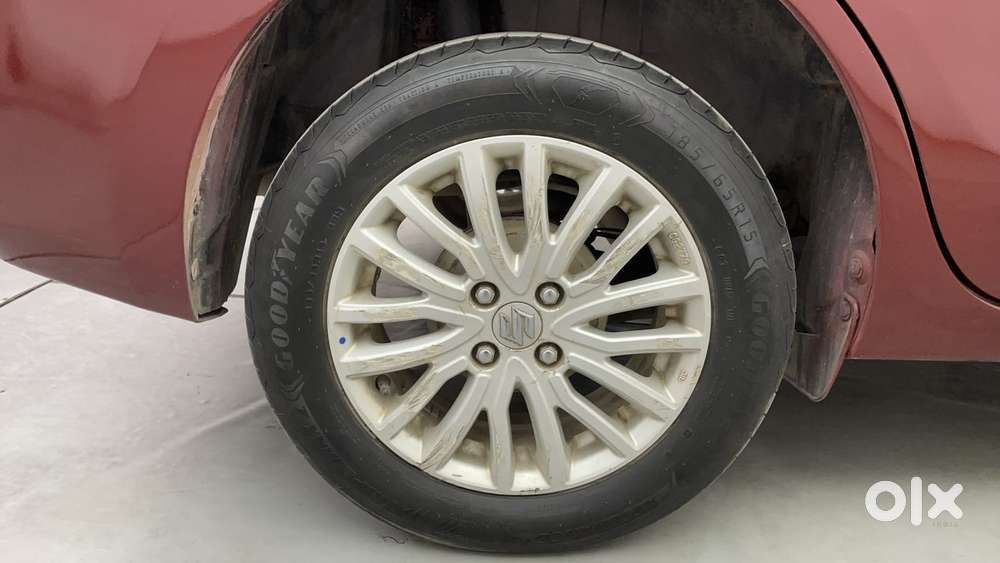 Maruti Suzuki Dzire 1.2 Zxi Amt, 2019, Petrol