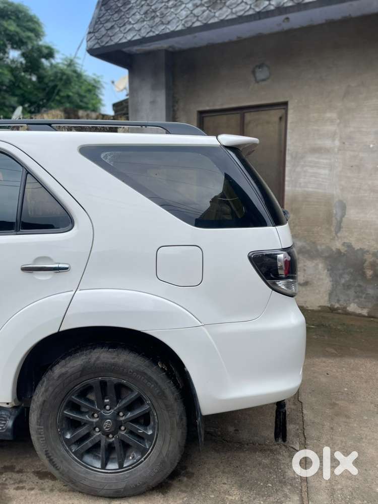 Toyota Fortuner Urgent Sale 2015(dec) Manual Diesel
