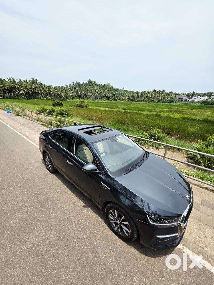 Skoda Slavia 1.5 Tsi Style At, 2022, Petrol