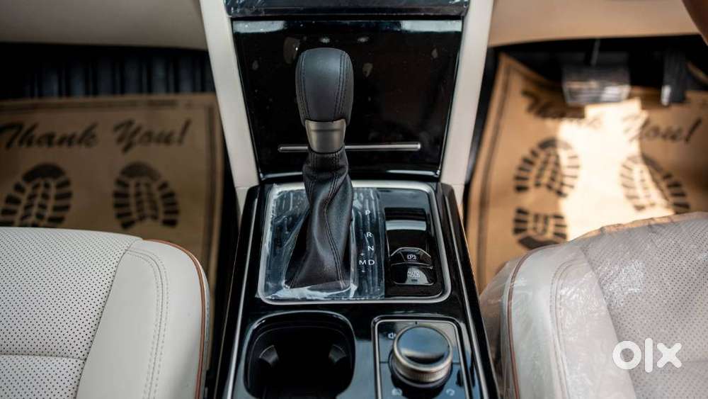 Mahindra Xuv 7xo Ax, 2026, Petrol