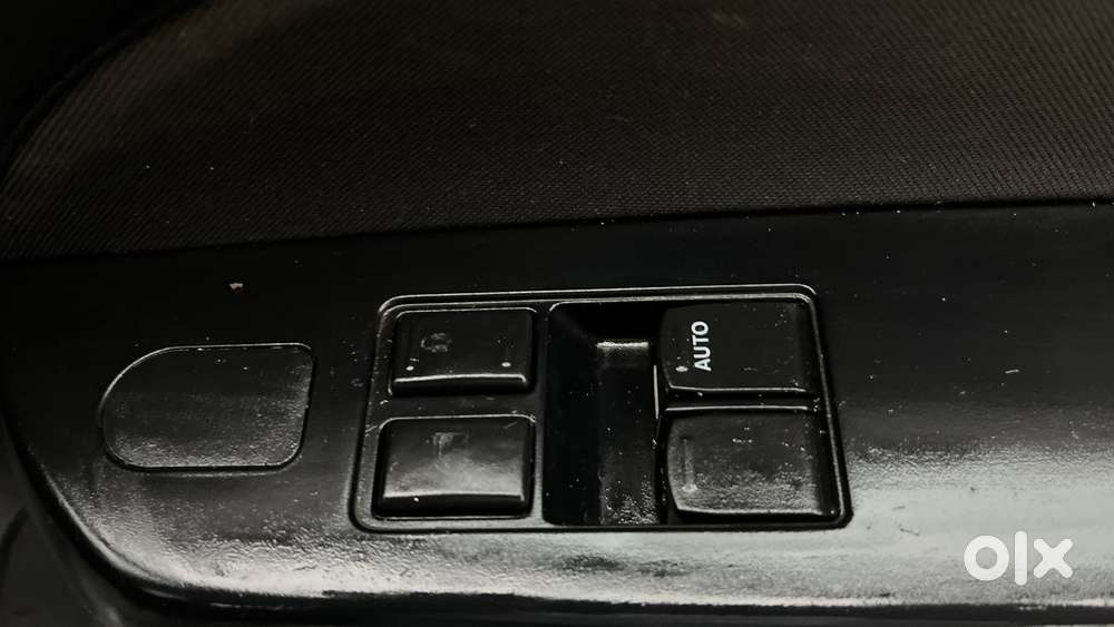 Maruti Suzuki Swift 1.2 Lxi (o), 2017, Petrol