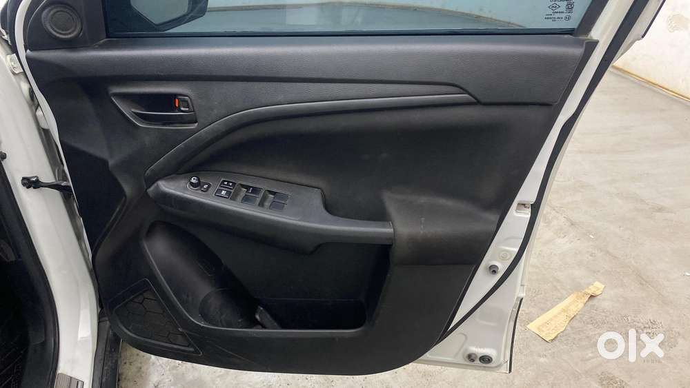 Maruti Suzuki Vitara Brezza 1.5 Vxi At, 2023, Petrol