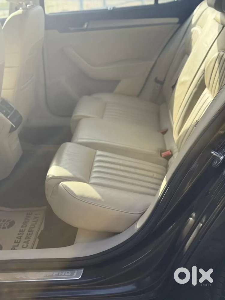 Skoda Superb [2014-2016] 1.8 Style Tsi At, 2018, Petrol