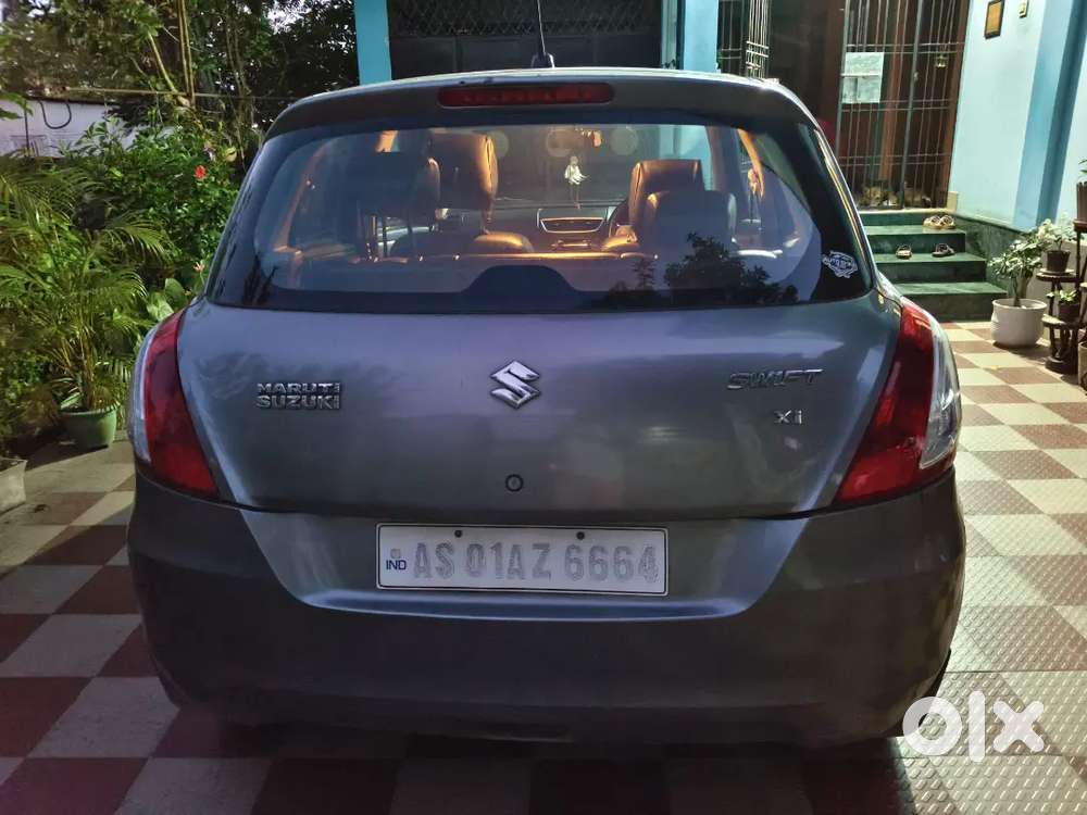 Maruti Suzuki Swift Vxi (petrol) 2012 Year