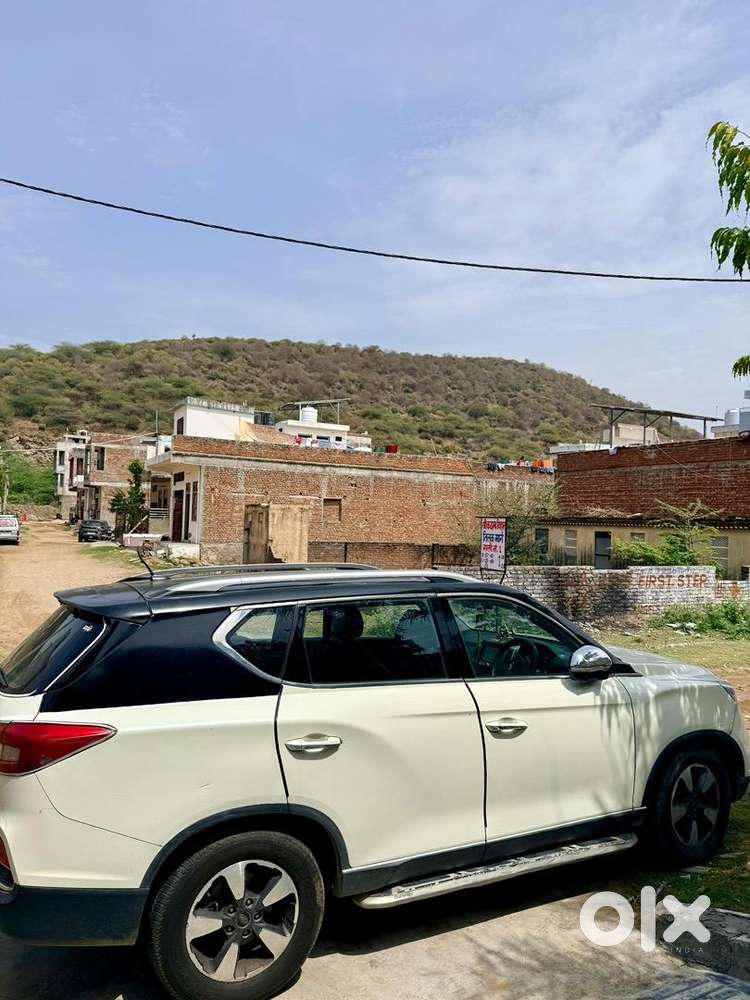 Mahindra Alturas G4 2020 Diesel Well Maintained