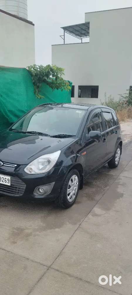 Ford Figo 2013 Diesel 106000 Km Driven Company Maintenance New Tyres