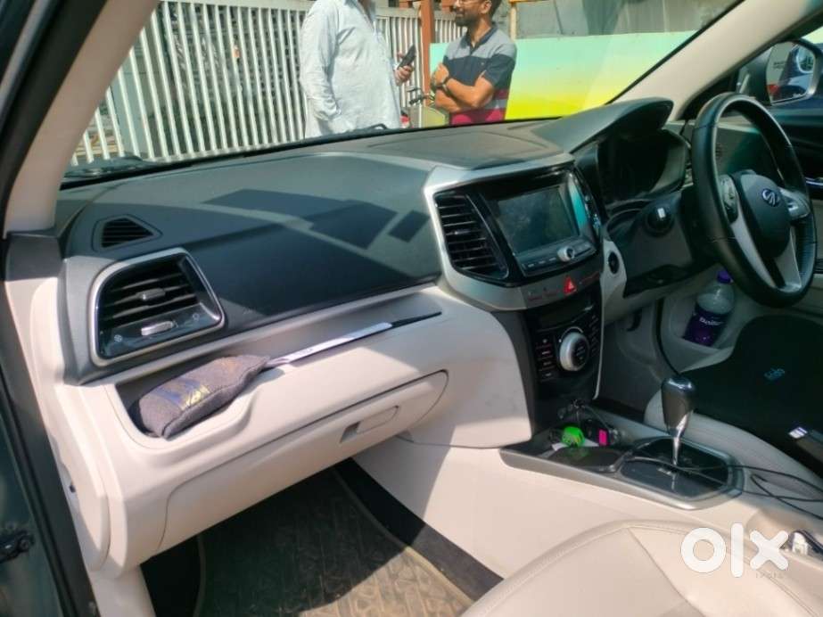 Mahindra Xuv300 1.2 W8 (o) Amt Petrol, 2022, Petrol