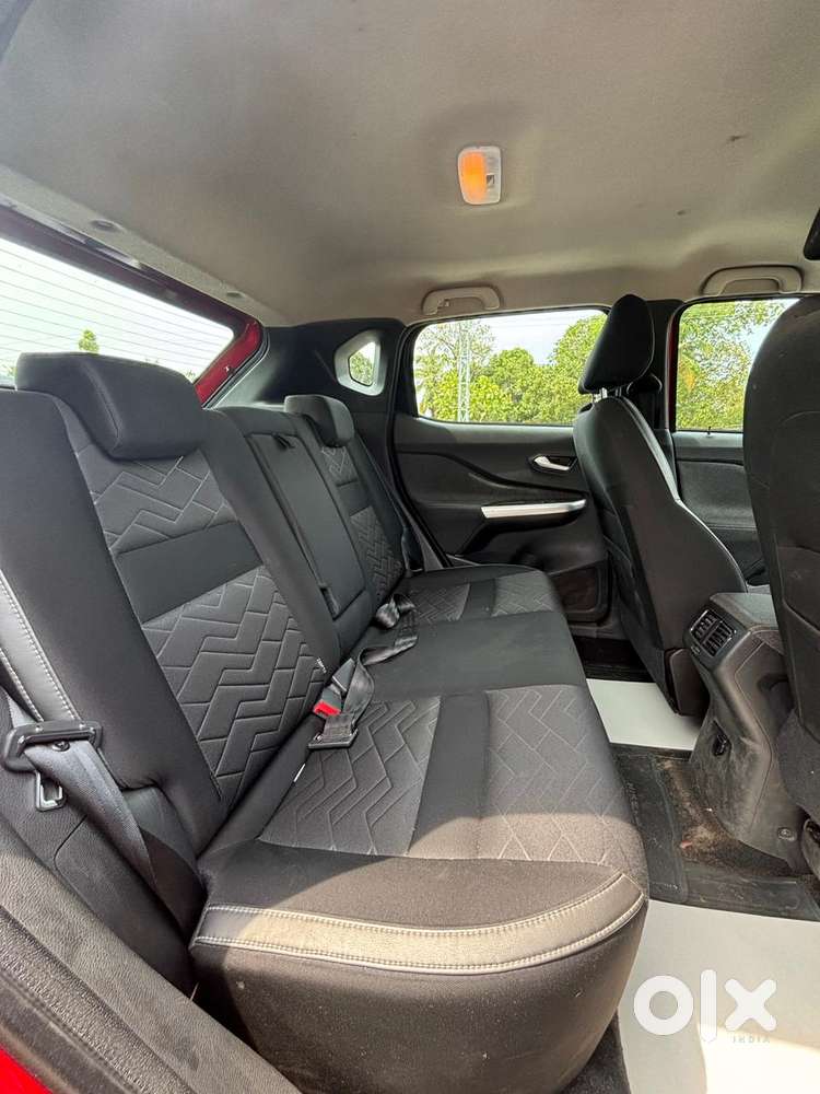 Nissan Magnite 1.0 Xv Premium Turbo Cvt, 2022, Petrol