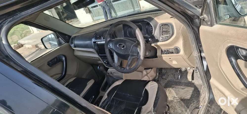 Mahindra Tuv 300 2017