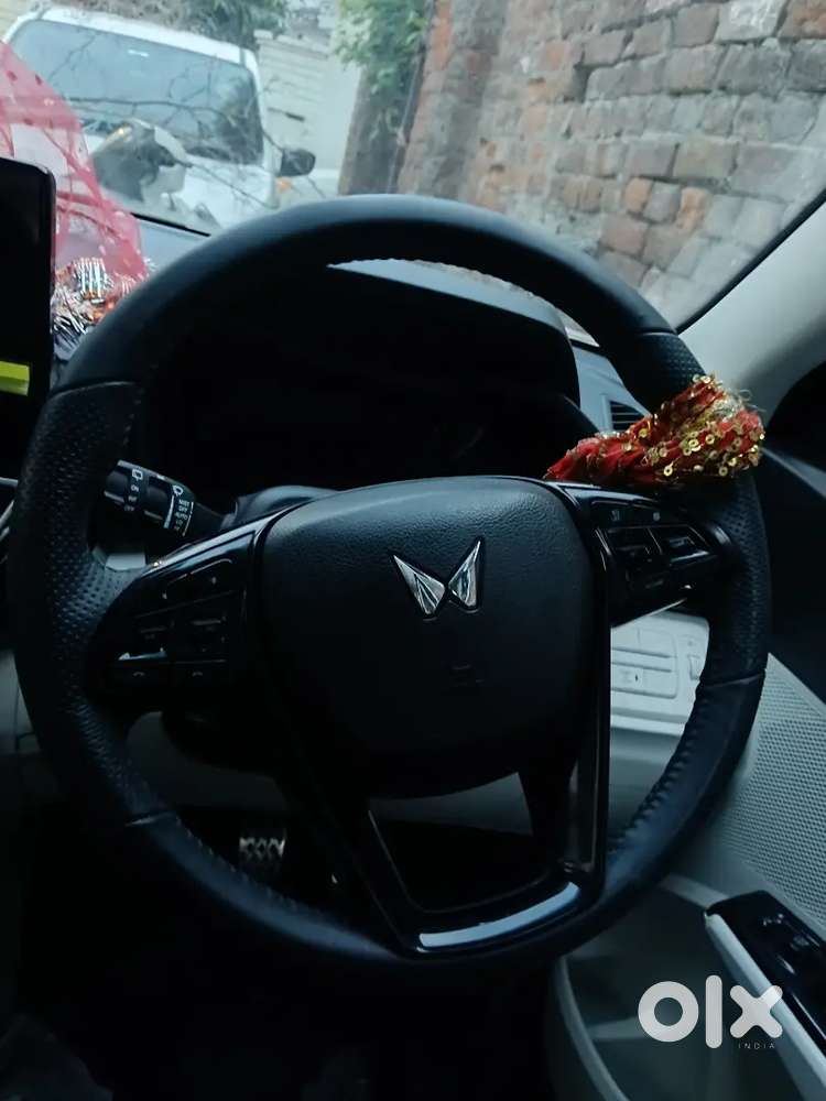 Mahindra Xuv 3xo 2025 Petrol 4200 Km Driven