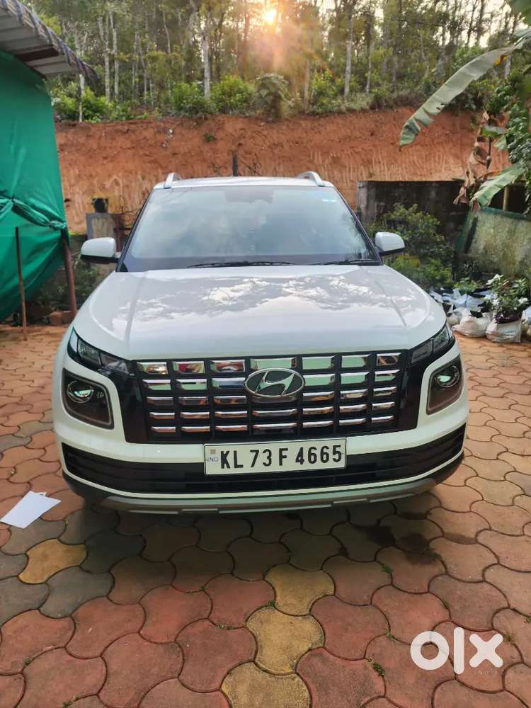 Hyundai Venue 2025 Petrol Automatic Dct