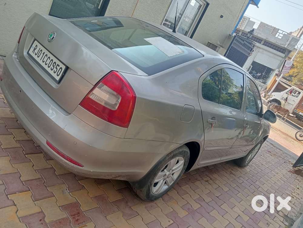 Skoda Laura 1.9 Elegance Pd, 2011, Petrol